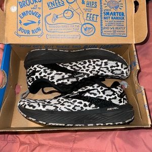 Women’s Brooks Revel 6